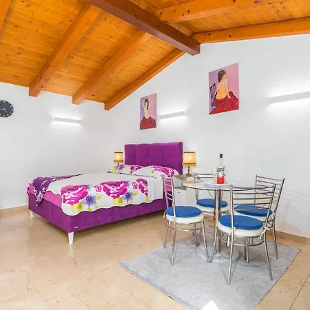 Ferienhaus Pet Friendly In Pomer