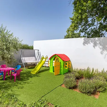 Ferienhaus Pet Friendly In Pomer